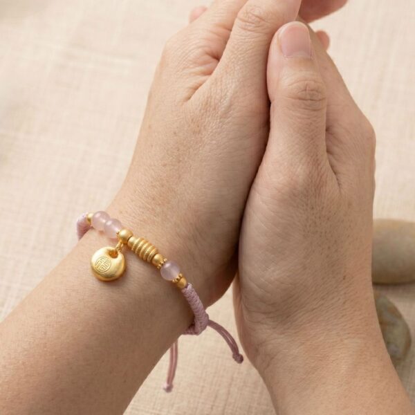 7 สร้อยข้อมือเชือกชมพู ด้ายชมพู + จี้ถุงเงินมงคล เครื่องประดับ เสริมโชคลาภ การเงินดี ลูกปัดสีชมพู กำไลข้อมือสายมู
