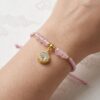 สร้อยข้อมือเชือกชมพู ด้ายแดงชมพู + หยกสีเขียว ลูกปัดสีชมพู ลูกปัดน้ำเต้า เสริมความรัก เมตตามหานิยม ปรับขนาดได้ สายมู