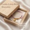 สร้อยข้อมือเชือกชมพู ด้ายชมพู + จี้ถุงเงินมงคล เครื่องประดับ เสริมโชคลาภ การเงินดี ลูกปัดสีชมพู กำไลข้อมือสายมู