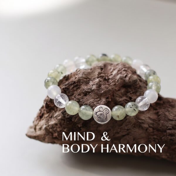 กำไลหินมงคล พรีไนต์ (Prehnite) เสริมสมดุล ฟื้นฟูจิตใจ ชาร์มนักษัตรทรงกลม เงินแท้ S999 รุ่น Starlit