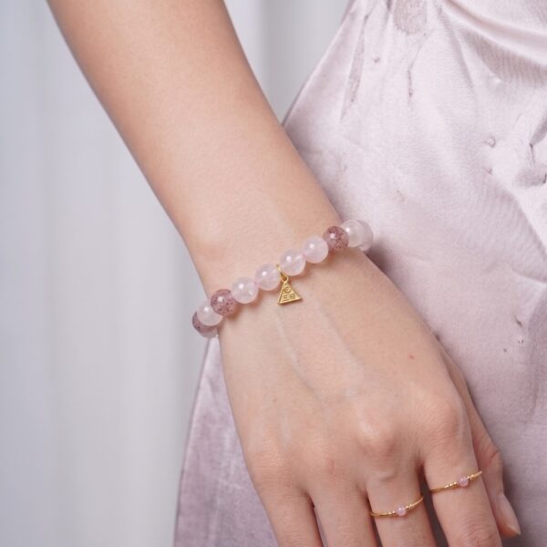 2 กำไลหินมงคล Collection Trinity Rose Quartz เสริมเสน่ห์ โชคดี พร้อมจี้ซาฮะเงินแท้ S925