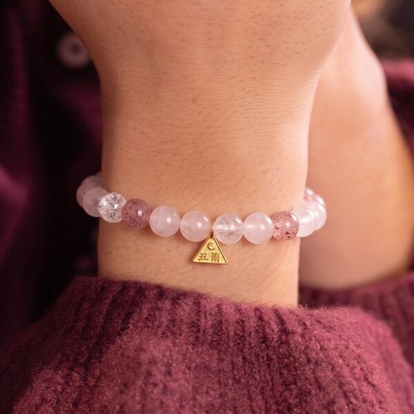3 กำไลหินมงคล Collection Trinity Rose Quartz เสริมเสน่ห์ โชคดี พร้อมจี้ซาฮะเงินแท้ S925