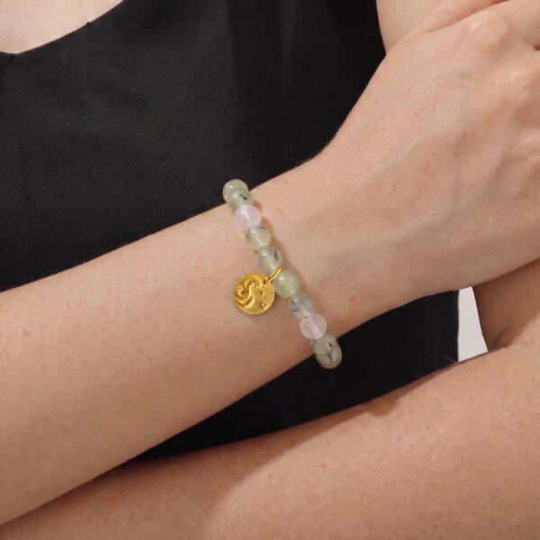 4 กำไลหินมงคล พรีไนต์ (Prehnite) เสริมสมดุล ฟื้นฟูจิตใจ จี้นักษัตรชุบทอง เงินแท้ S925 รุ่น Glow