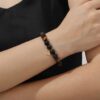 กำไลหินมงคล แบล็กอาเกต Black Agate ปกป้องคุ้มครอง เสริมความมั่นใจ จี้ซาฮะเงินแท้ S925 รุ่น Trinity
