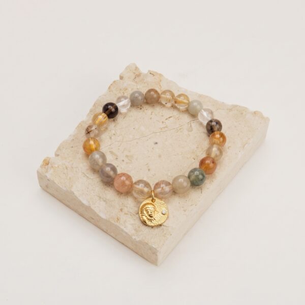 กำไลหินมงคล รูไทล์ควอตซ์ (Rutilated Quartz) เสริมการเงิน จี้นักษัตรชุบทอง เงินแท้ S925 รุ่น Glow