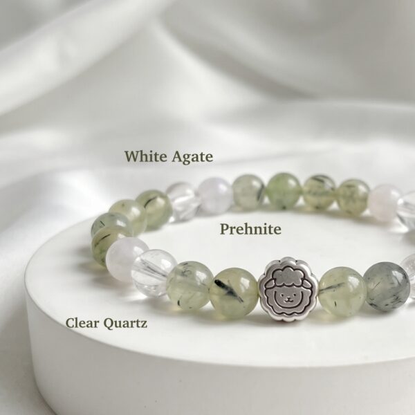กำไลหินมงคล พรีไนต์ (Prehnite) เสริมสมดุล ฟื้นฟูจิตใจ ชาร์มนักษัตรทรงกลม เงินแท้ S999 รุ่น Starlit